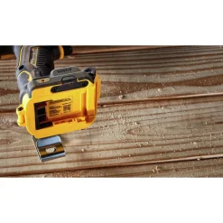 Dewalt 20V MAX XR Brushless Lithium-Ion 1/2 in. Cordless Drill Driver Kit with 2 Batteries (2 Ah)