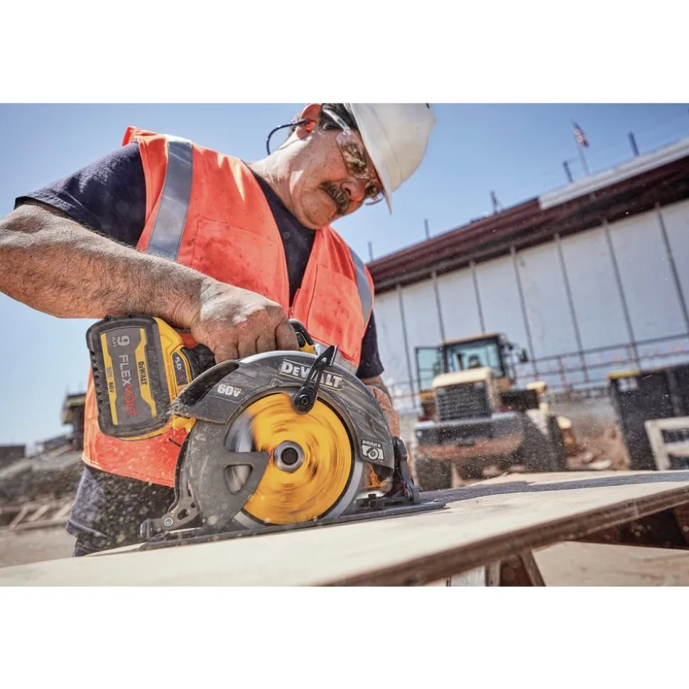 Factory Reconditioned Dewalt 60V MAX FLEXVOLT Brushless Lithium-Ion 7-1/4 in. Cordless Circular Saw with Brake (Tool Only)