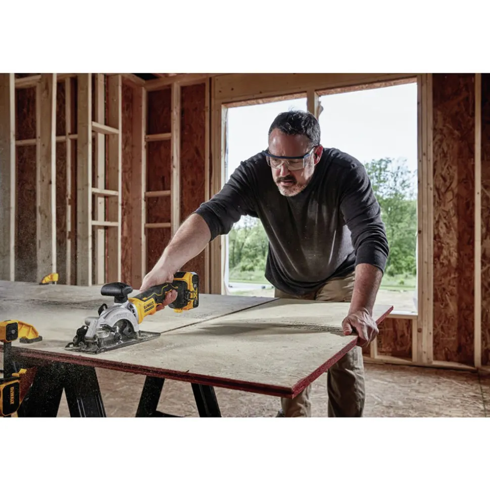 Factory Reconditioned Dewalt ATOMIC 20V MAX Brushless Lithium-Ion 4-1/2 in. Cordless Circular Saw (Tool Only)