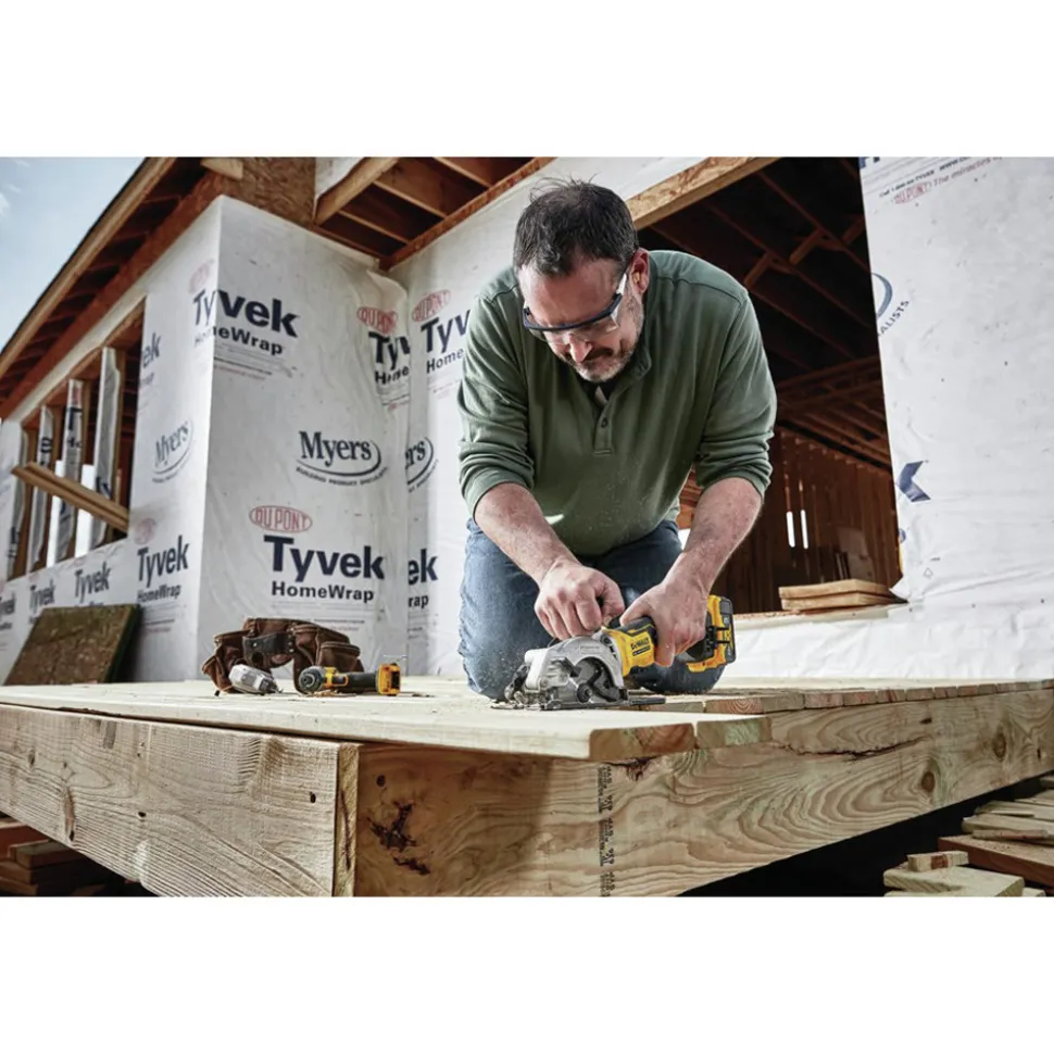 Factory Reconditioned Dewalt ATOMIC 20V MAX Brushless Lithium-Ion 4-1/2 in. Cordless Circular Saw (Tool Only)
