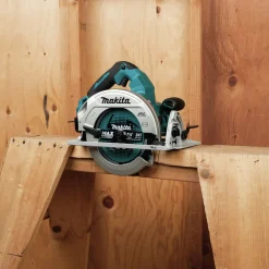 Factory Reconditioned Makita 18V X2 LXT Lithium-Ion (36V) 5 Ah Brushless Cordless 7-1/4 in. Circular Saw Kit