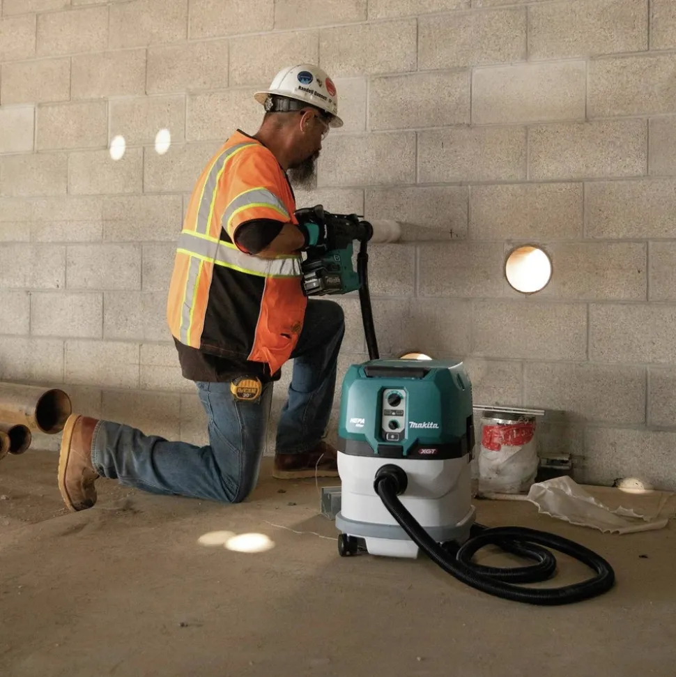 Makita 40V Max XGT Brushless 4 Gallon Cordless HEPA Filter AWS Dry Dust Extractor (Tool Only)