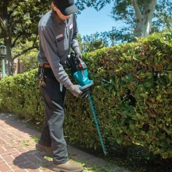 Makita 40V max XGT Brushless Lithium-Ion 24 in. Cordless Hedge Trimmer Kit (4 Ah)