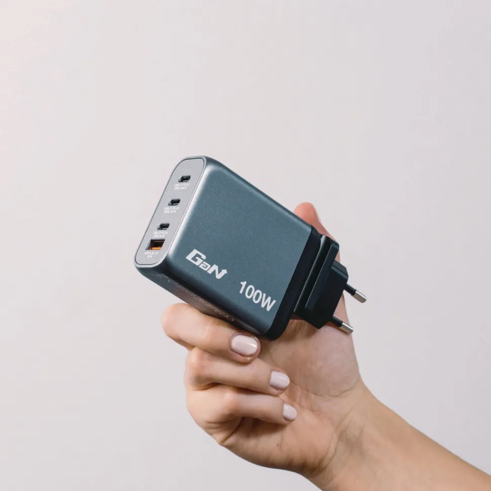 Verbatim 140 W 4-Port GaN Wall Charger - Black/Gray